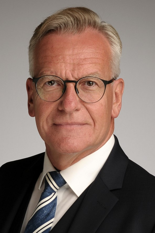 Hon.-Prof. Dr. Michael Henze